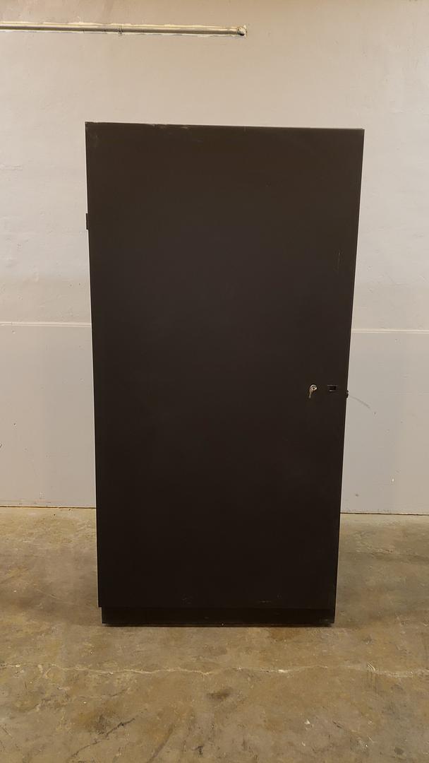 Fully Enclosed Server / Telecom Cabinet Rack