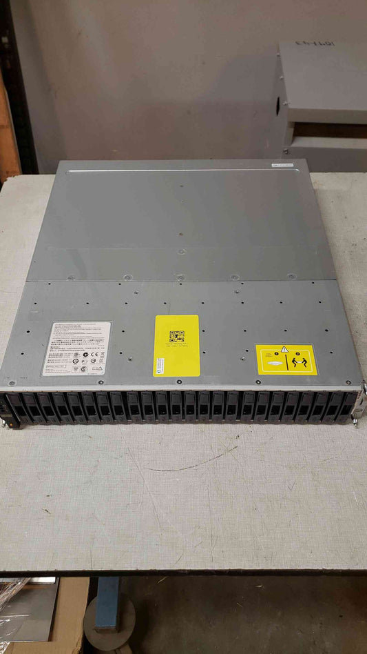 NetApp NAJ-1001 24-Bay SAS Disk Array + 24x Caddies + 2x 111-00190+B0 Controller