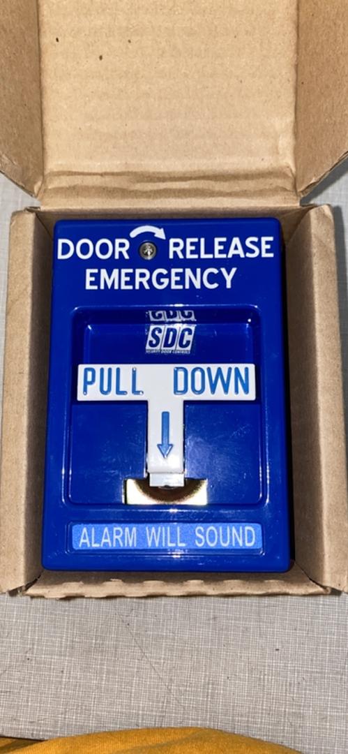 SDC Pull Station Emergency Door Release Model 492(S6LLST6973)