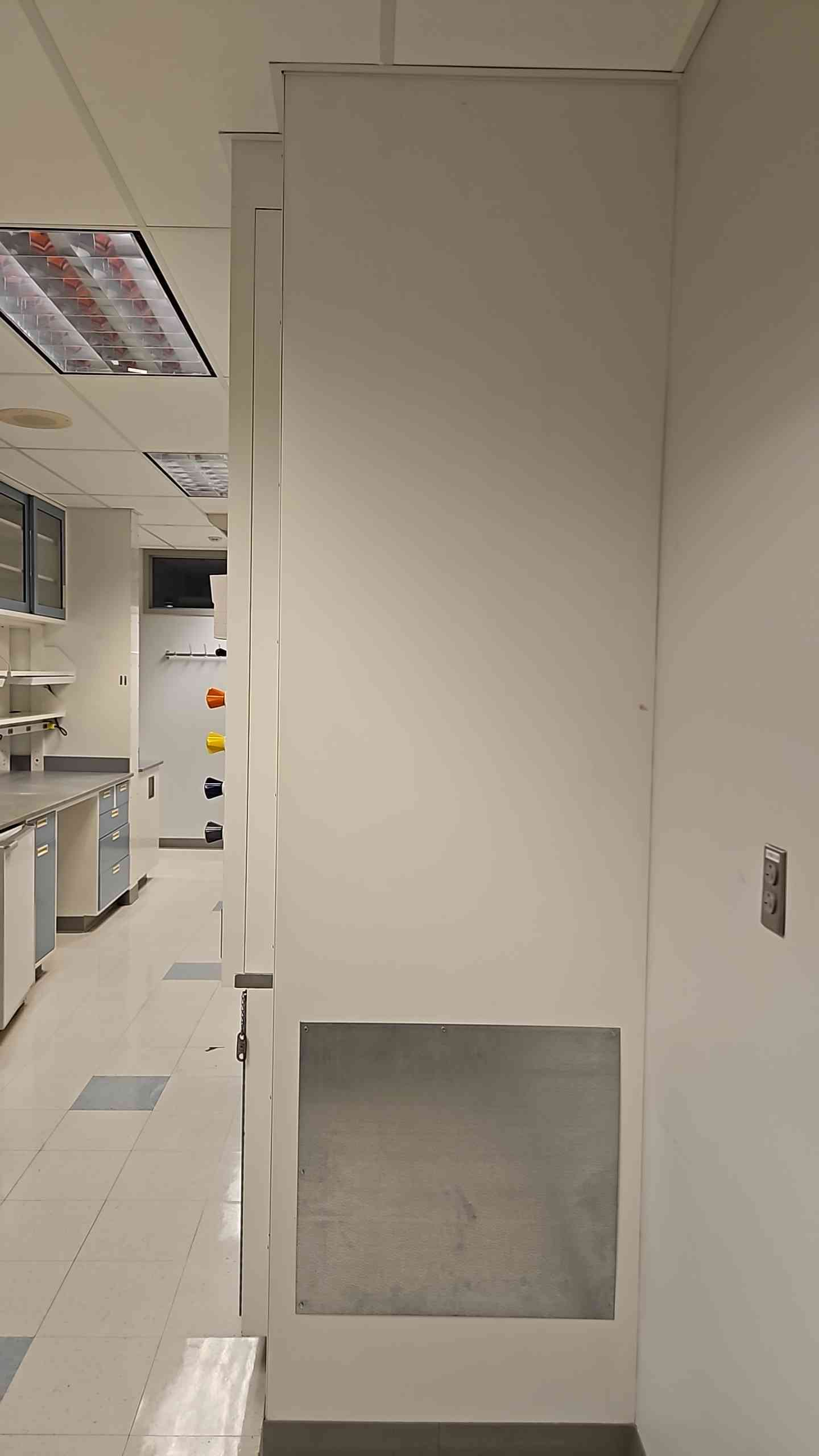 6' SafeAire Fisher Hamilton Fume Hood Ducted w/ Benches (5360AA)(5360AA)