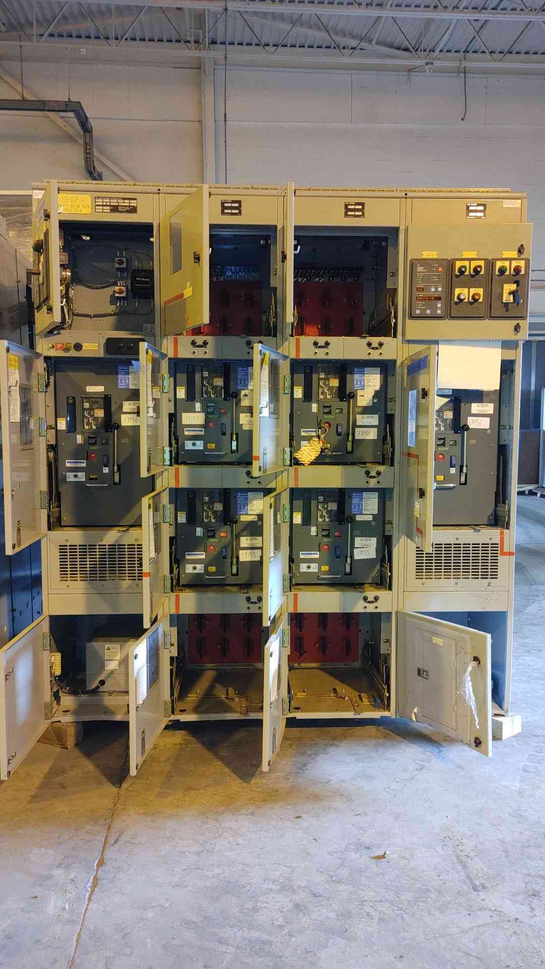 3200A / 4000A Westinghouse VCP DS Switchgear 6x 800/1600 Breakers 1x 3200 Main (103165)(103165)