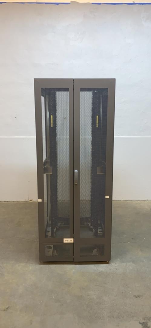 40x32x79" Extra Wide HP G2 42U Server Rack 1 side(S6LLST8648)