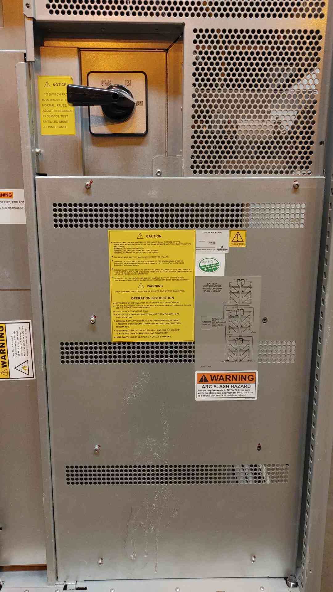 Liebert NXb 30 UPS, Battery Cabinet, Bypass Bundle 30KVA 208/120V 83A 4W 3PH(106376)