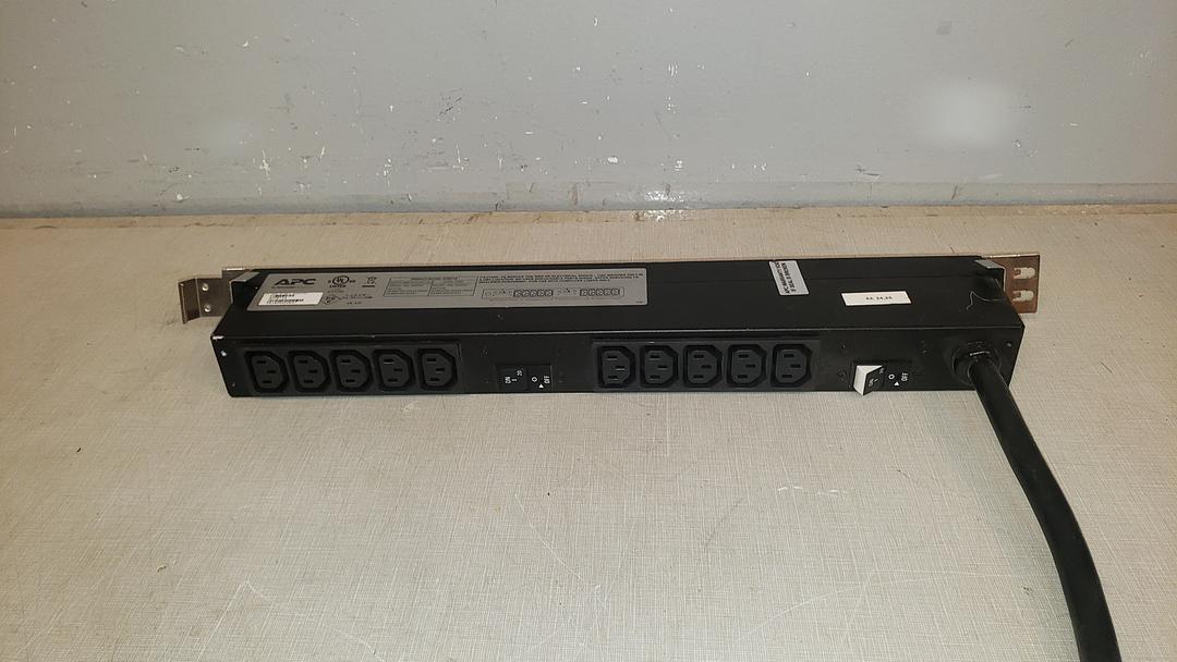 Lot of 5 APC AP9571A PDU Basic 200(S6LLST10004)