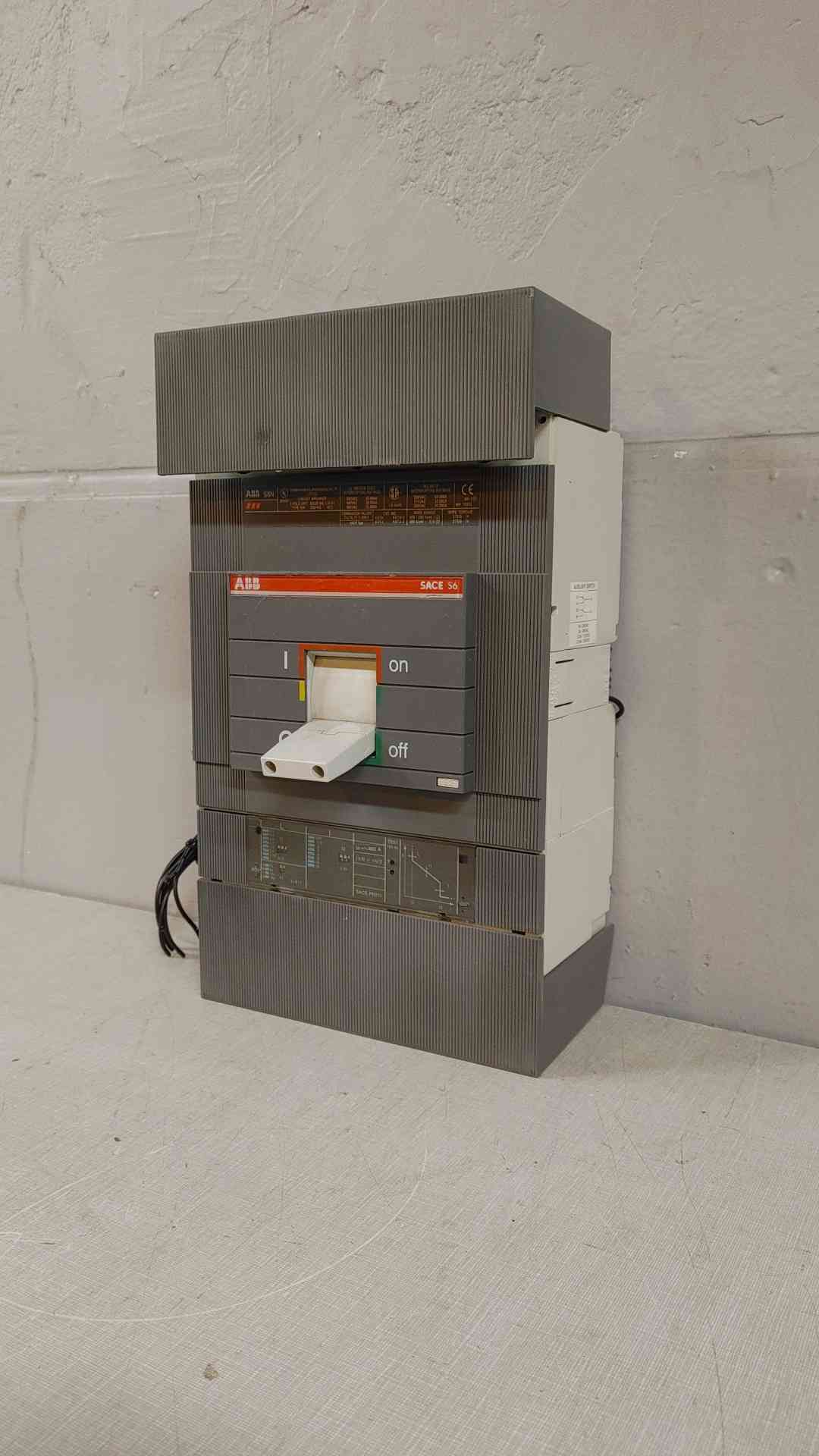 ABB Sace S6 800A 3 Pole Circuit Breaker 600VAC L2141(104260)