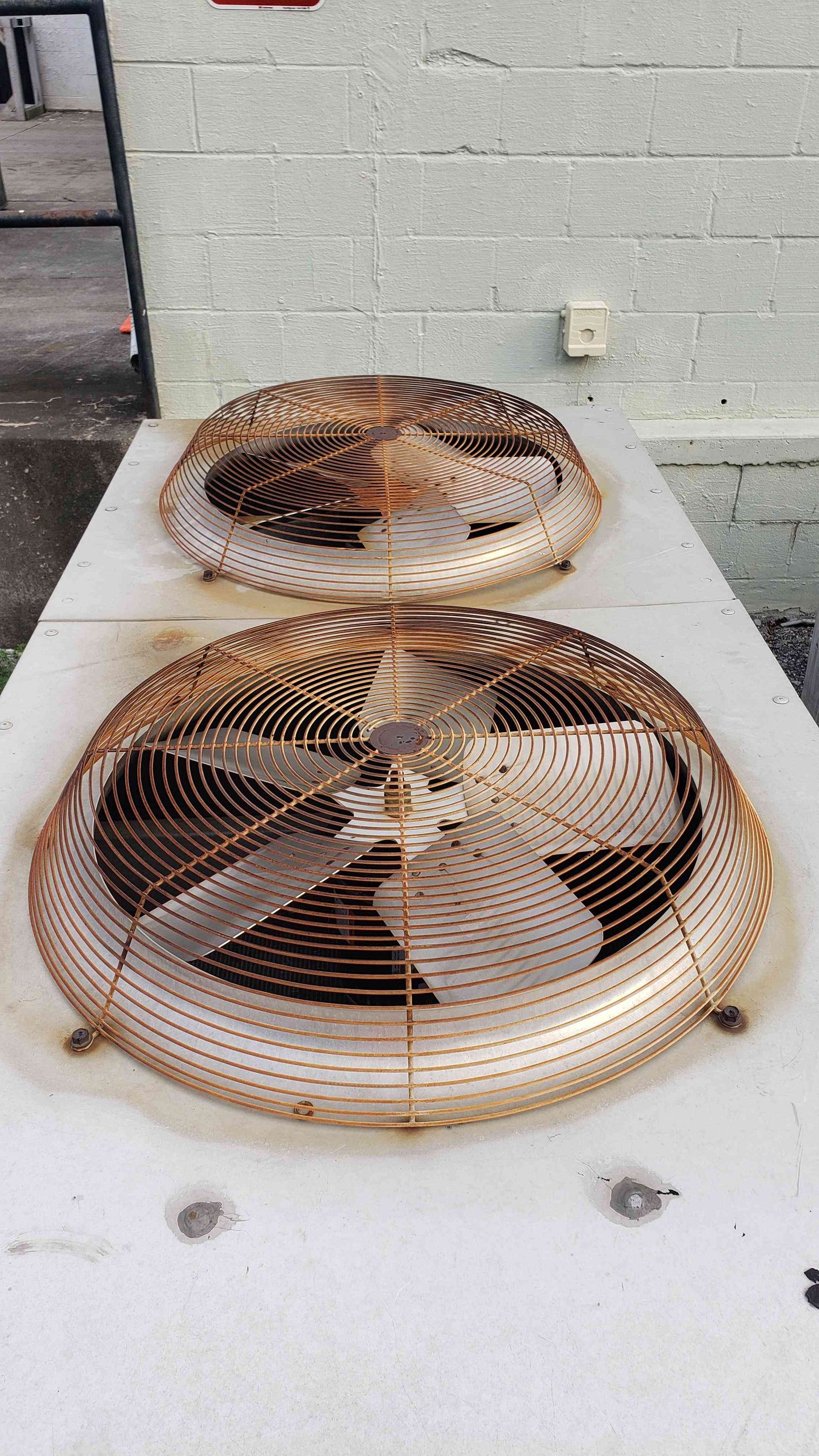 Liebert 2 Fan Condenser DCDF 205LA 460v (SKU: 5583AA)(5583AA)