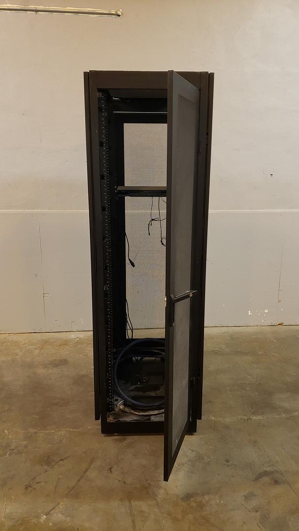 Fully Enclosed Server / Telecom Cabinet Rack