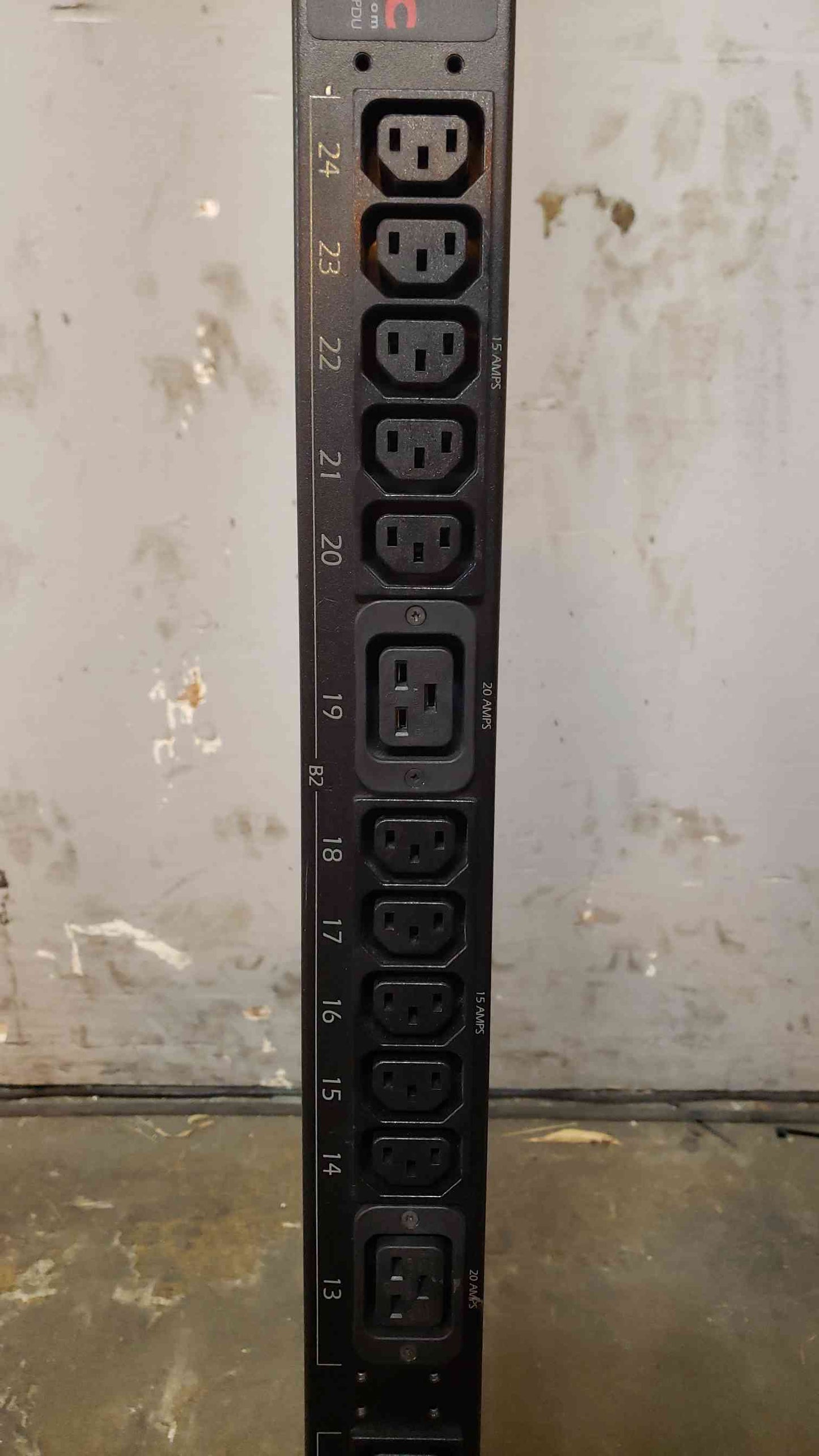 APC AP7868 36 PLUG MANAGED RACK PDU C13 C19 3FT CS 208V (SKU: 107369)