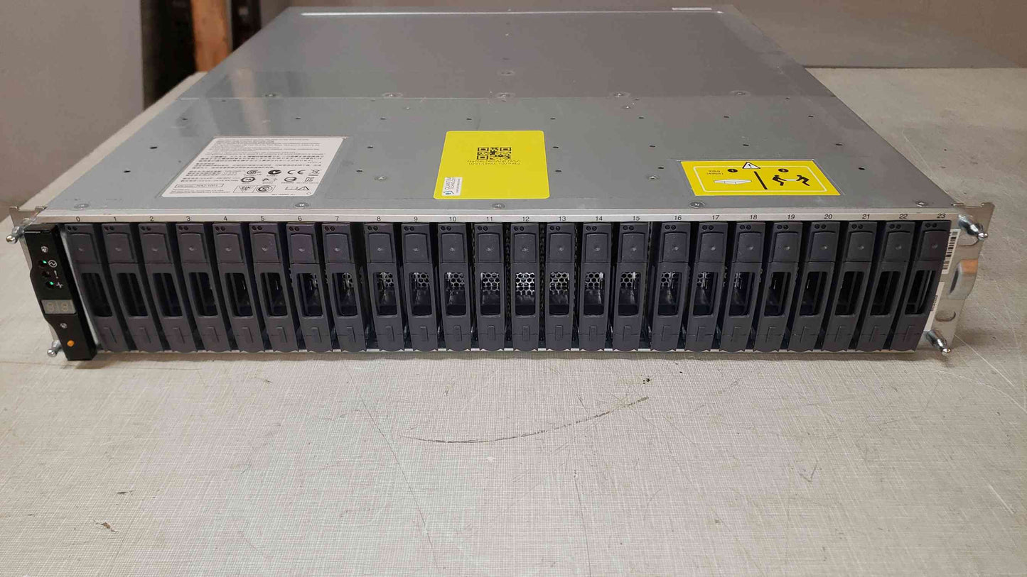 NetApp NAJ-1001 24-Bay SAS Disk Array + 24x Caddies + 2x 111-00190+B0 Controller