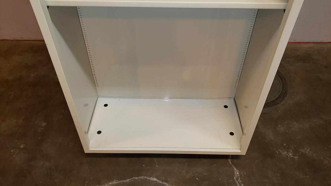 7' Tall White Metal Shelf(S6LLST11480)