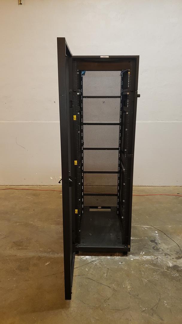 IBM SERVER RACK 9308 Front & Back Doors No Sides(S6LLST11049)