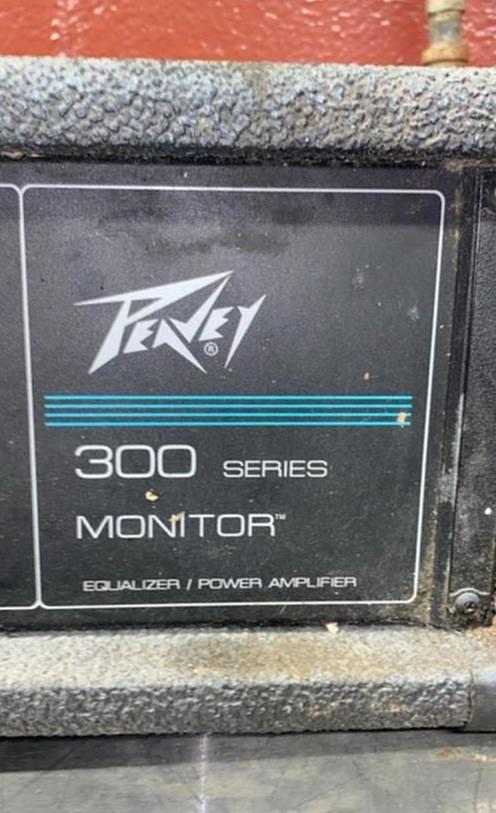 Peavey Equalizer Power Amplifier 300 CH(S6LLST4553)