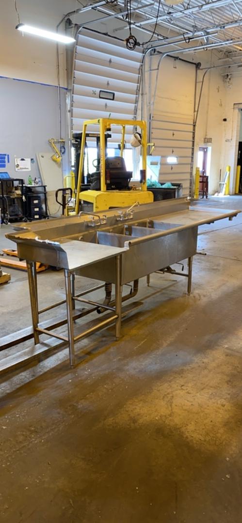 141x33x43� Stainless 3 Basin Cafeteria Sink(S6LLST6170)