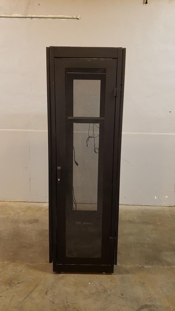 Fully Enclosed Server / Telecom Cabinet Rack