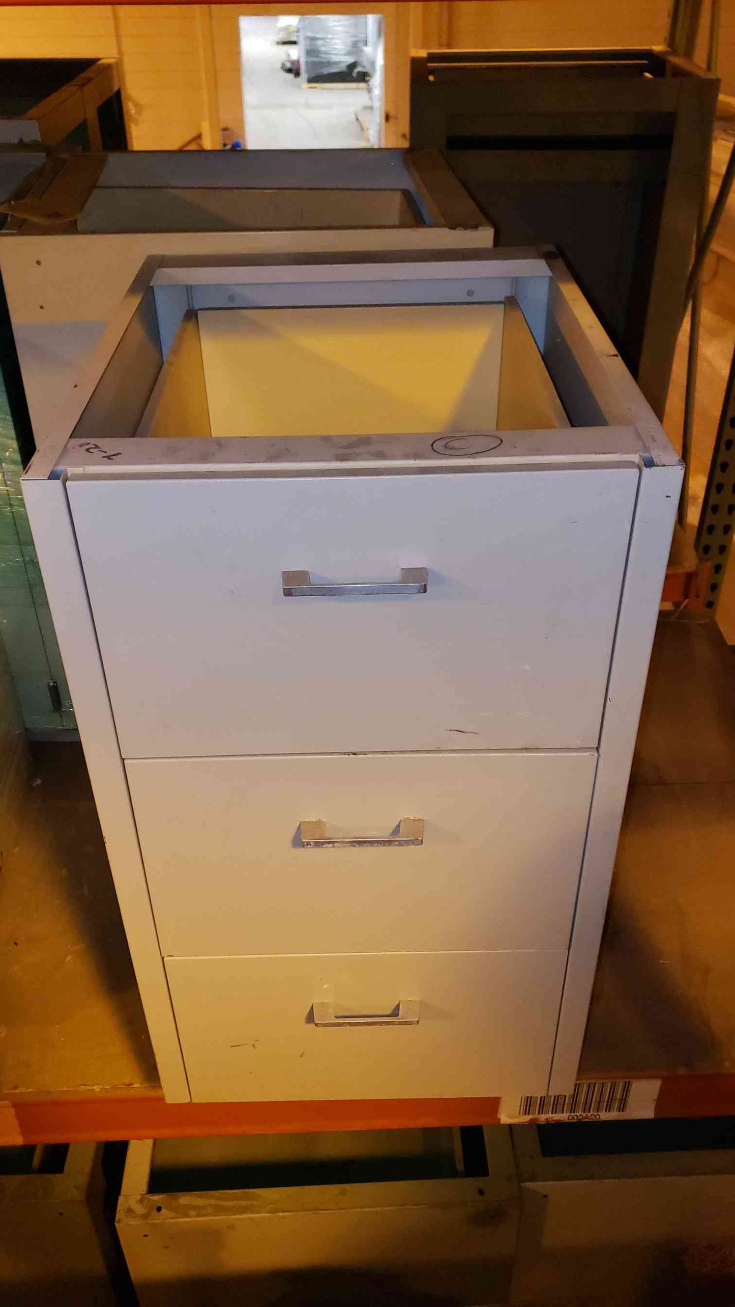 Base 18" 3 drawer(S6LLST2614)