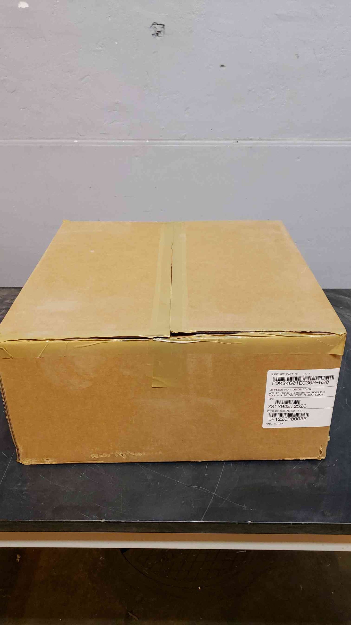 APC IT Power Distribution Module 3 Pole 4 Wire PDM3460IEC309620 NEW(100927)