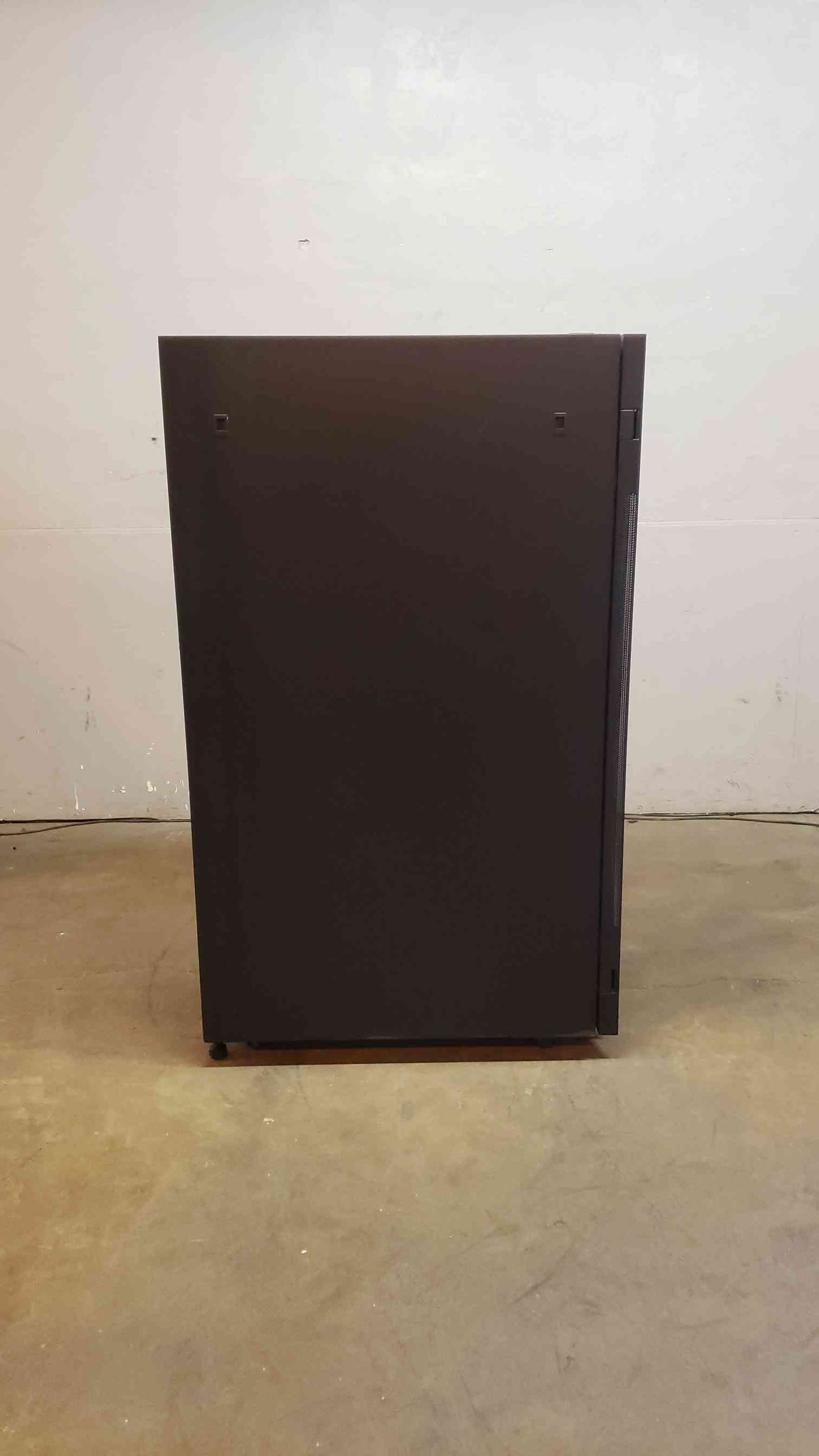 IBM 36U Server Rack 2109 C36 Short Height No Back (SKU: 5609AA)(5609AA)