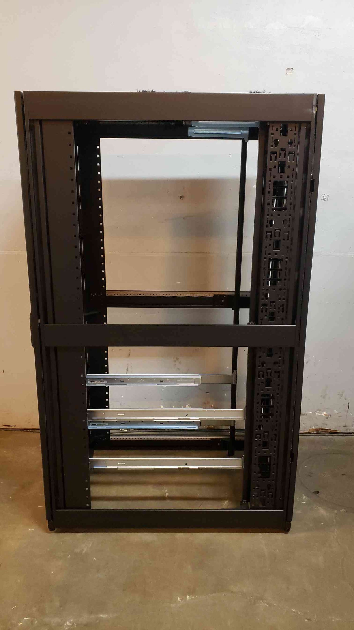 42U APC Server Rack AR3340 Doors No Side NetShelter(103627)