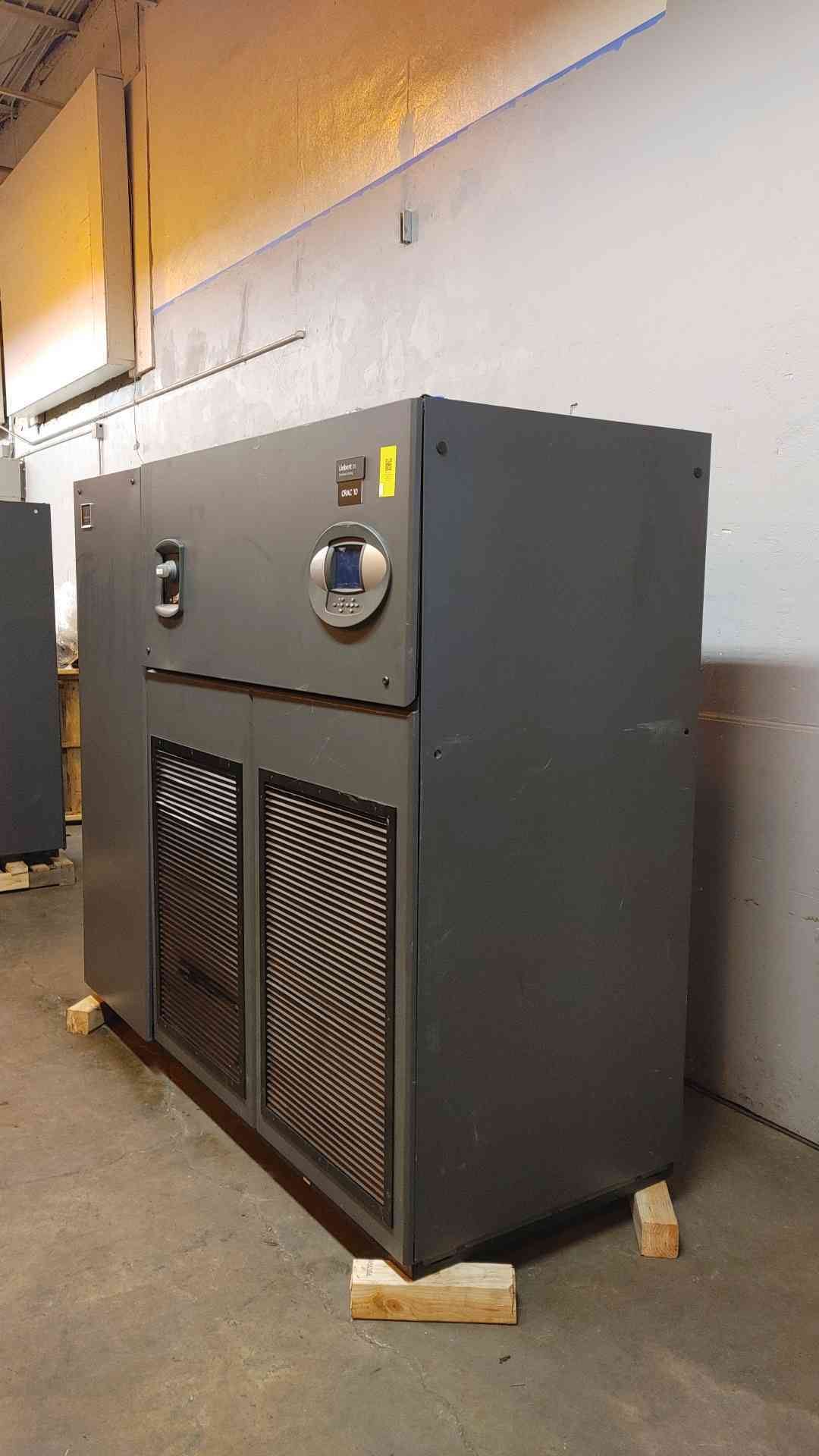 Liebert Vertiv 10 Ton Upflow CRAC 460V 3PH VS035K IA0EIO97S Glycol(103674)