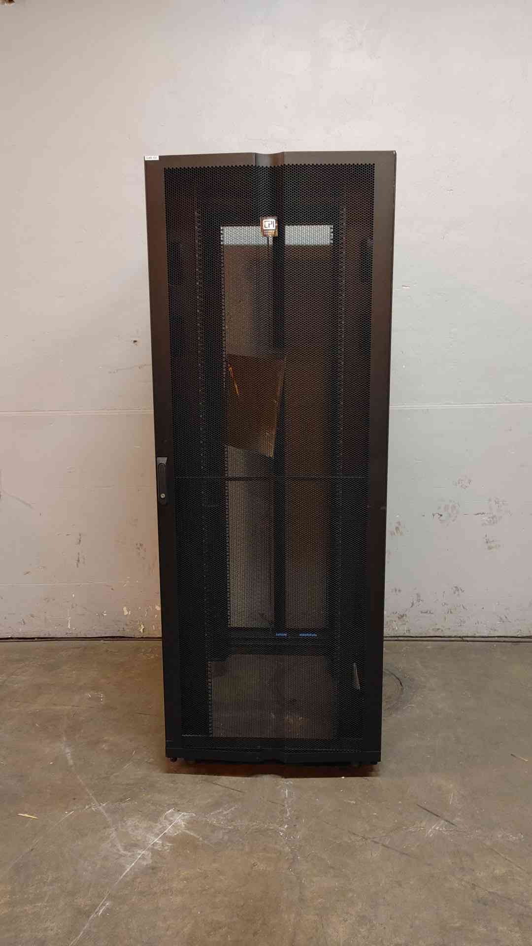 45U Chatsworth Fully Enclosed Rolling Server Rack GF-2C520-CB WIDE 46"x31"x85"(104331)