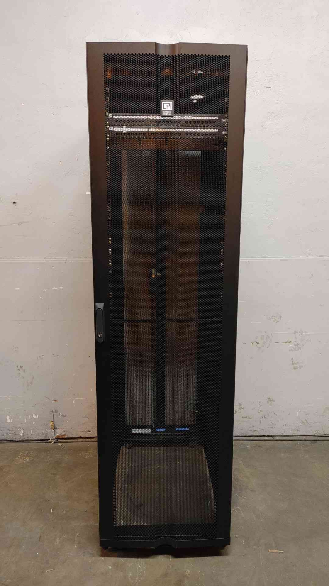 45U Chatsworth Fully Enclosed Rolling Server Rack GF-2A220-CB 42"x23"x85"(104326)