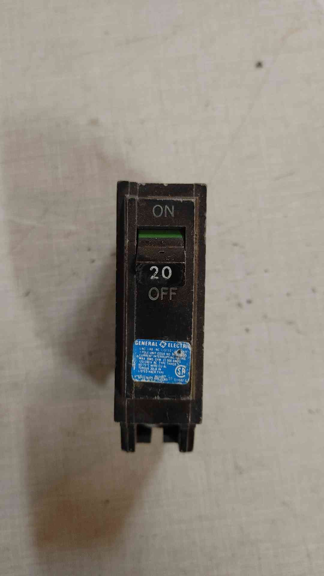 Lot of 8 General Electric 20A 2 Pole Circuit Breaker RT-692(104649)