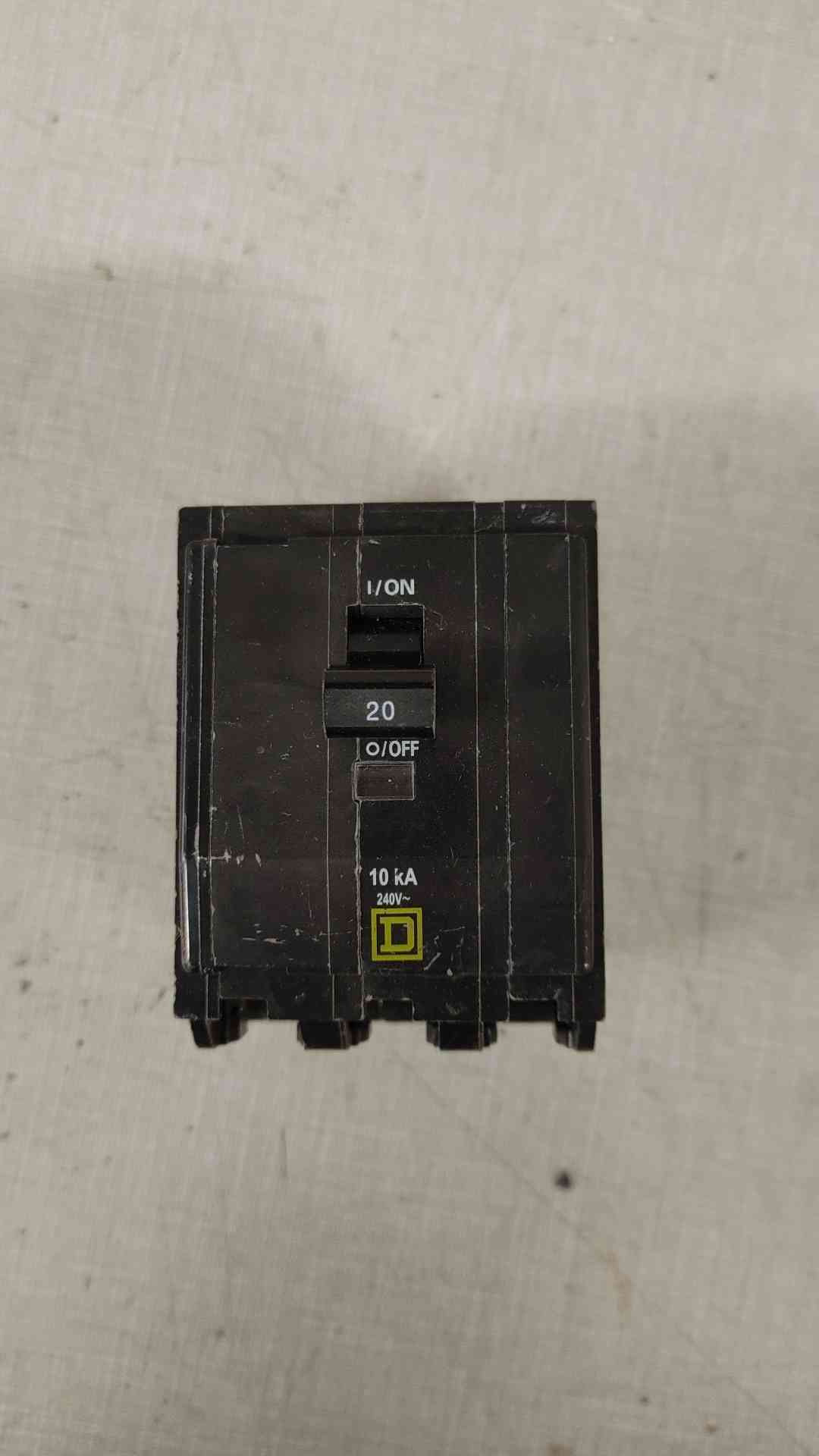 Square D 20A 3 Pole Circuit Breaker 10KA 240V(104632)