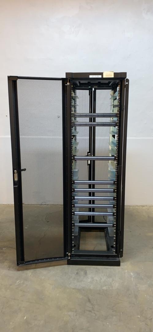 APC AR2801BLK Server Rack(S6LLST8909)