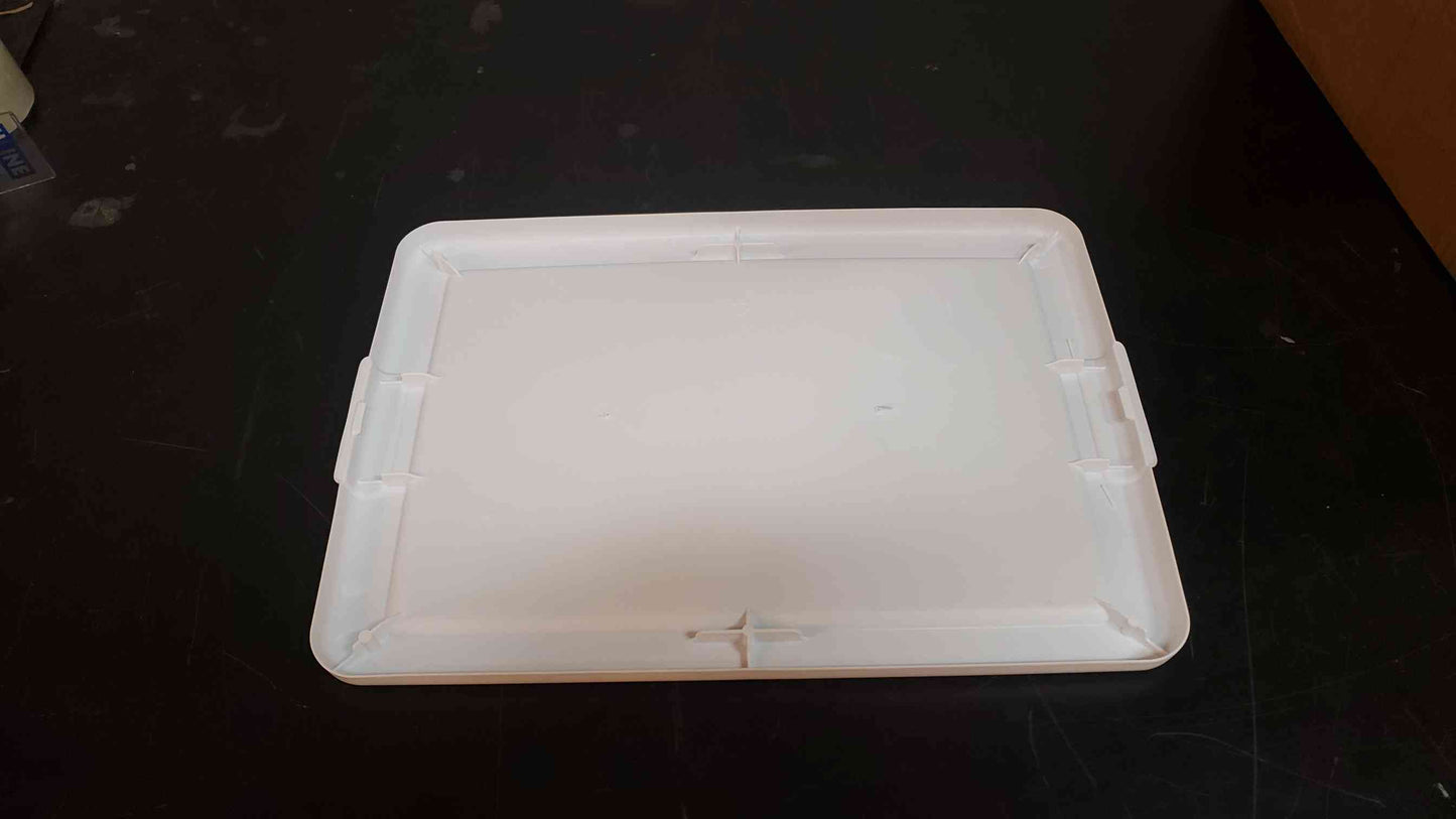 Lot of 26 Sterlite Large Plastic Bin Lids (SKU: 4405AA)(4405AA)