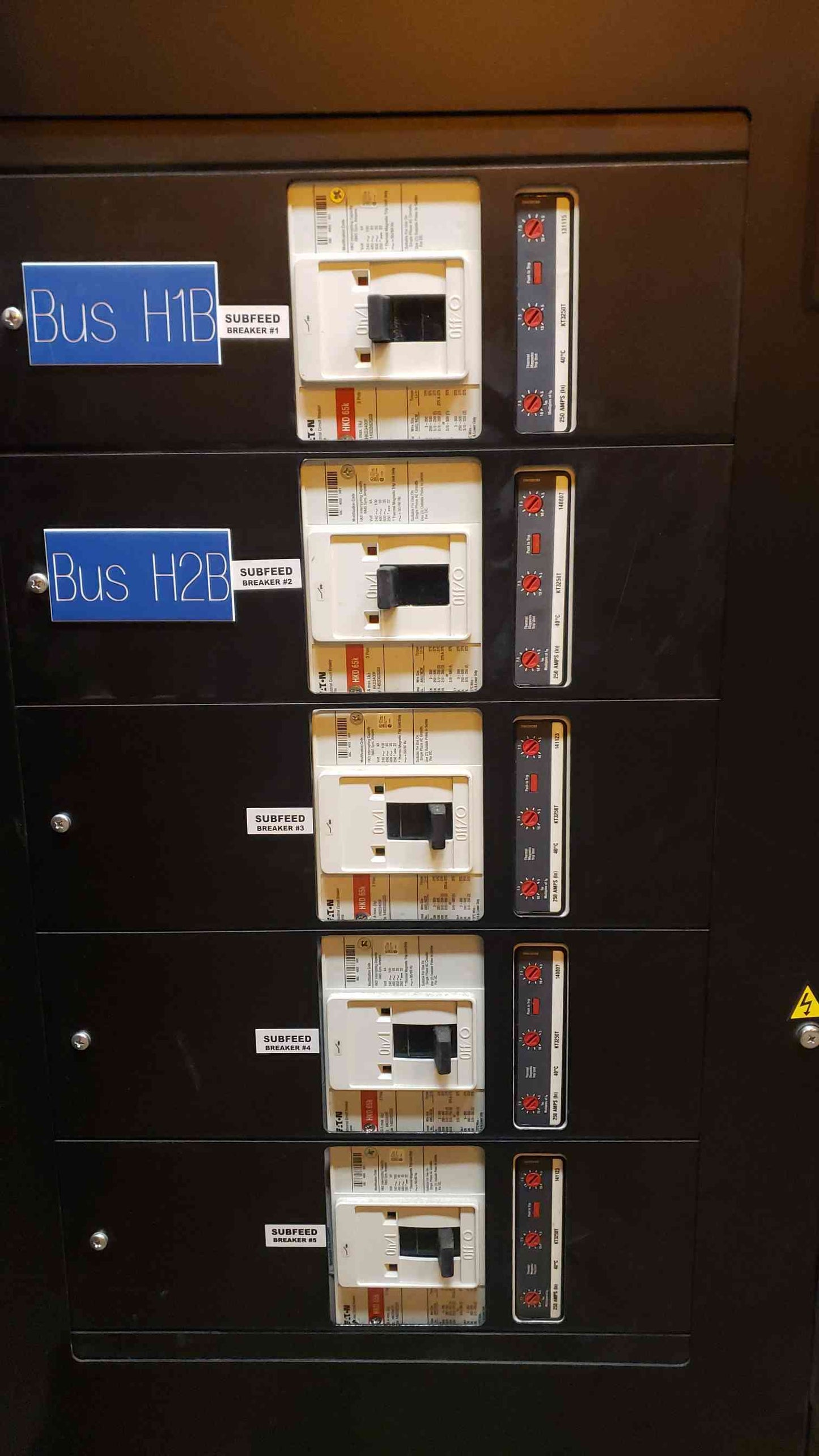 Eaton PDU 480VAC 3PH 4W 400Y-230VDC PDU-B