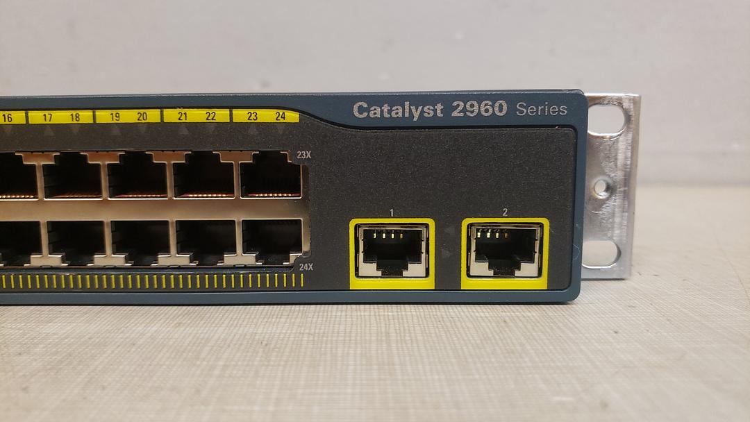 Cisco Systems Catalyst WS-C2960-24TT-L Series(S6LLST9053)