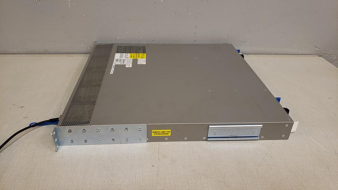 Lot of 3 Cisco Nexus N2K-C2232PP-10GE V03(S6LLST9139)