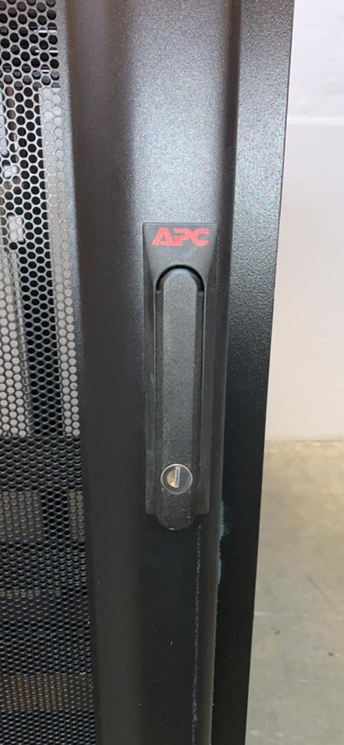 APC AR2801BLK Server Rack(S6LLST8909)