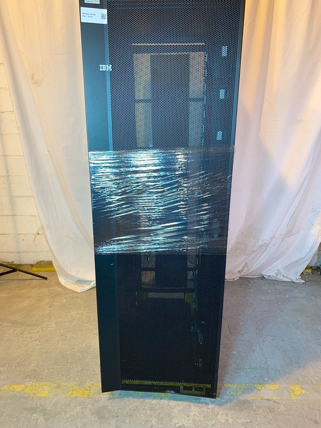 IBM 42U Server Cabinet (S6LLST1925)