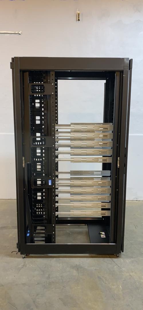 Chatsworth Server Rack w/ Front & Back Doors & Wheels(S6LLST9040)