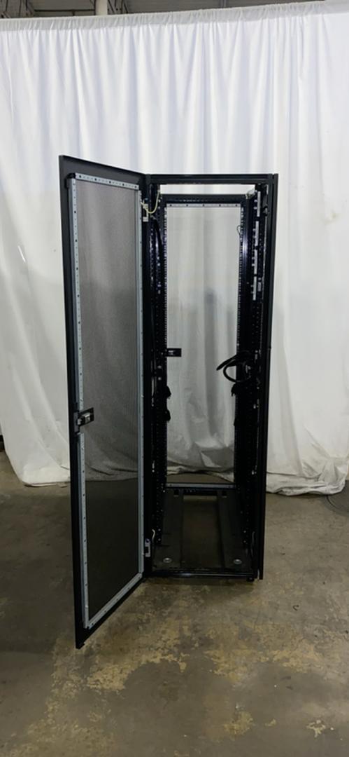 Hitachi Server Rack(S6LLST4838)