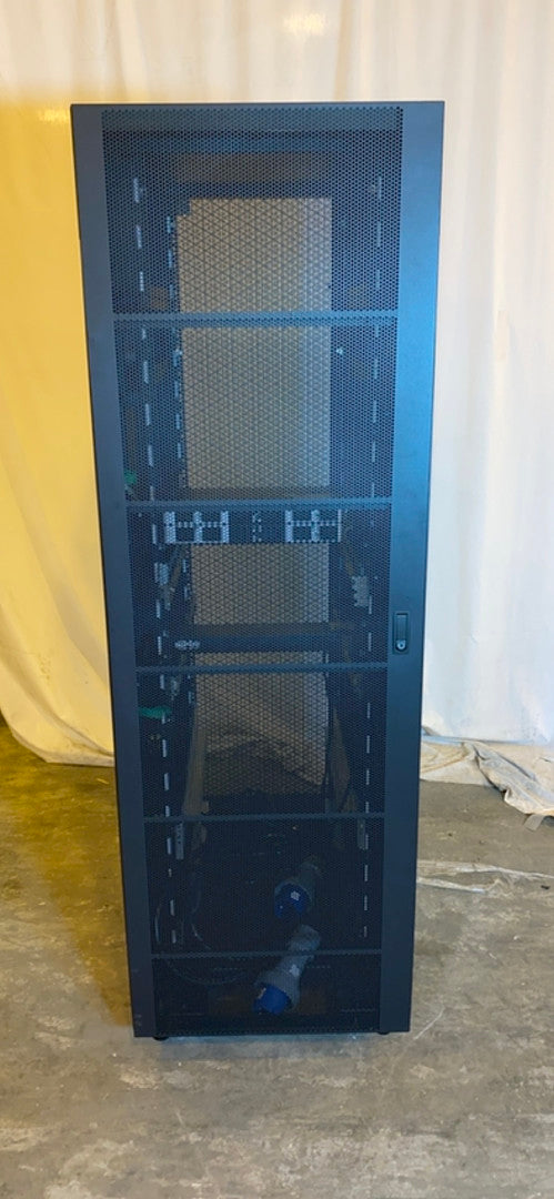 IBM 42U Fully Enclosed Server Rack w/ Wheels Model 9308 S6LLST2425(S6LLST2425)