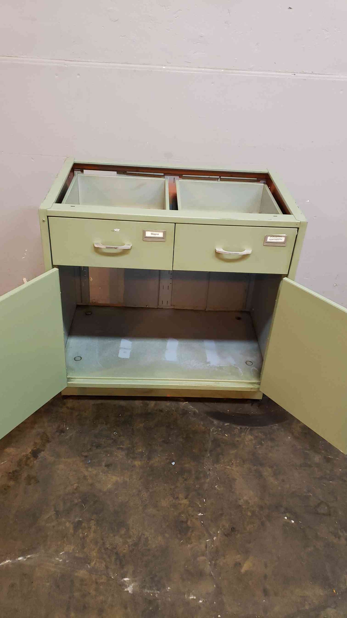 3' Green Kewaunee Casework W/2 Drawers 2 Doors (1363AA)(1363AA)