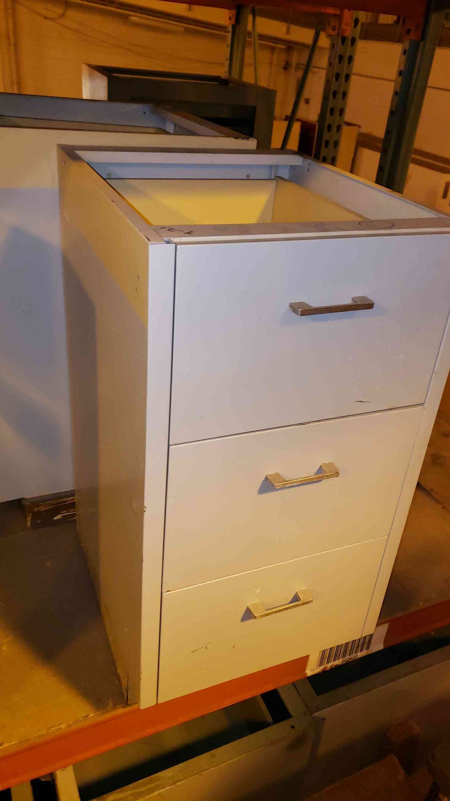 Base 18" 3 drawer(S6LLST2614)