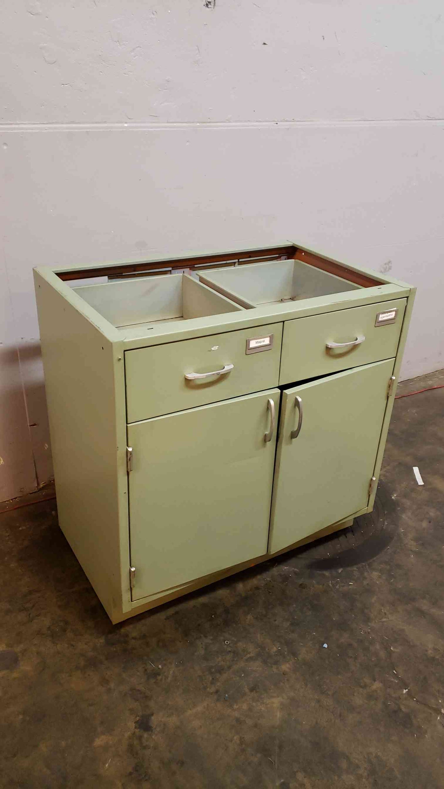 3' Green Kewaunee Casework W/2 Drawers 2 Doors (1363AA)(1363AA)