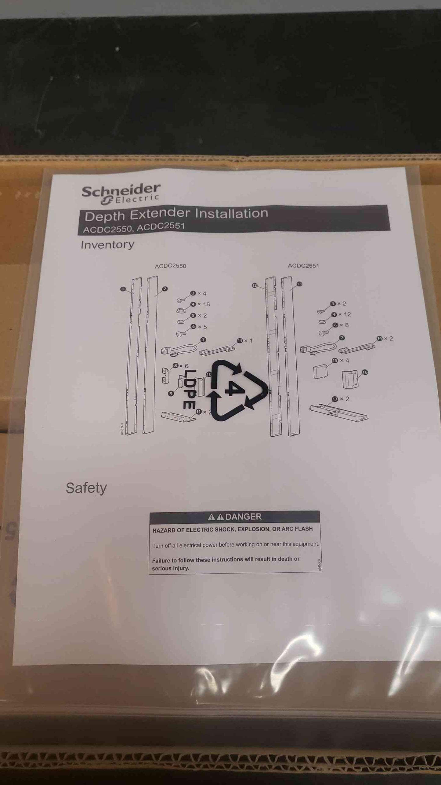 APC Depth Extender 1070 to 1200mm SX42U to SX48U 600-750mm ACDC2551 NEW(100939)