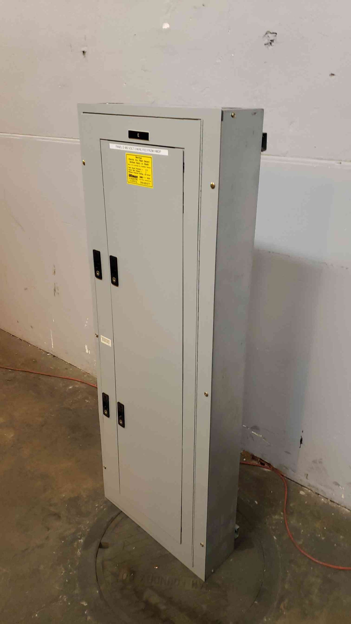 225A GE ASeries II 480v Panelboard w/ 2 SELA36AT0100 Breakers(4400AA)