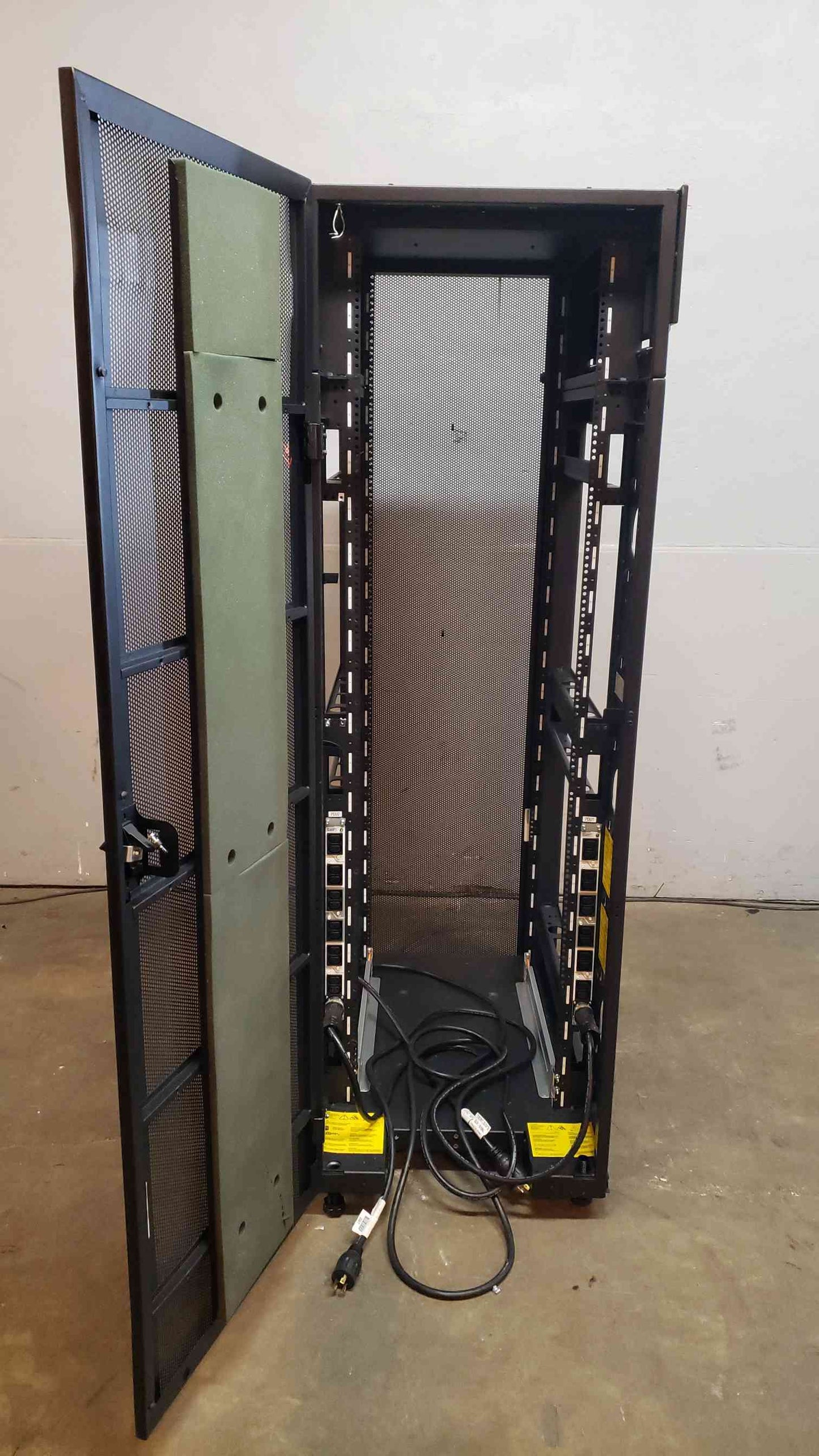 IBM 42U Server Rack Front & Back Doors No Sides (SKU: 5600AA)(5600AA)