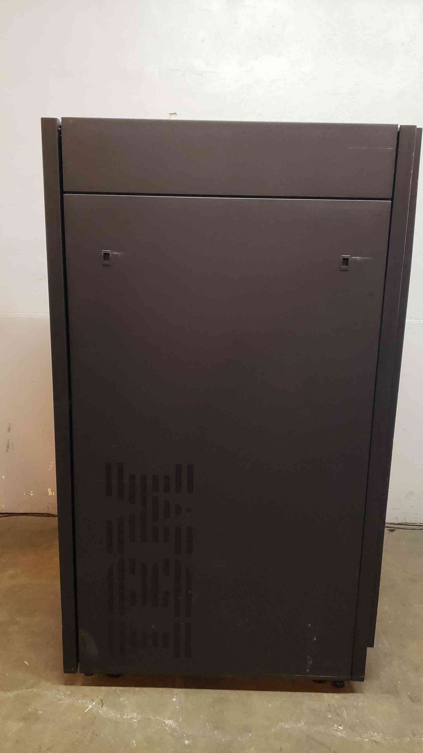 IBM 42U XIV Storage System Gen 3 Server Rack 214 (SKU: 5601AA)(5601AA)