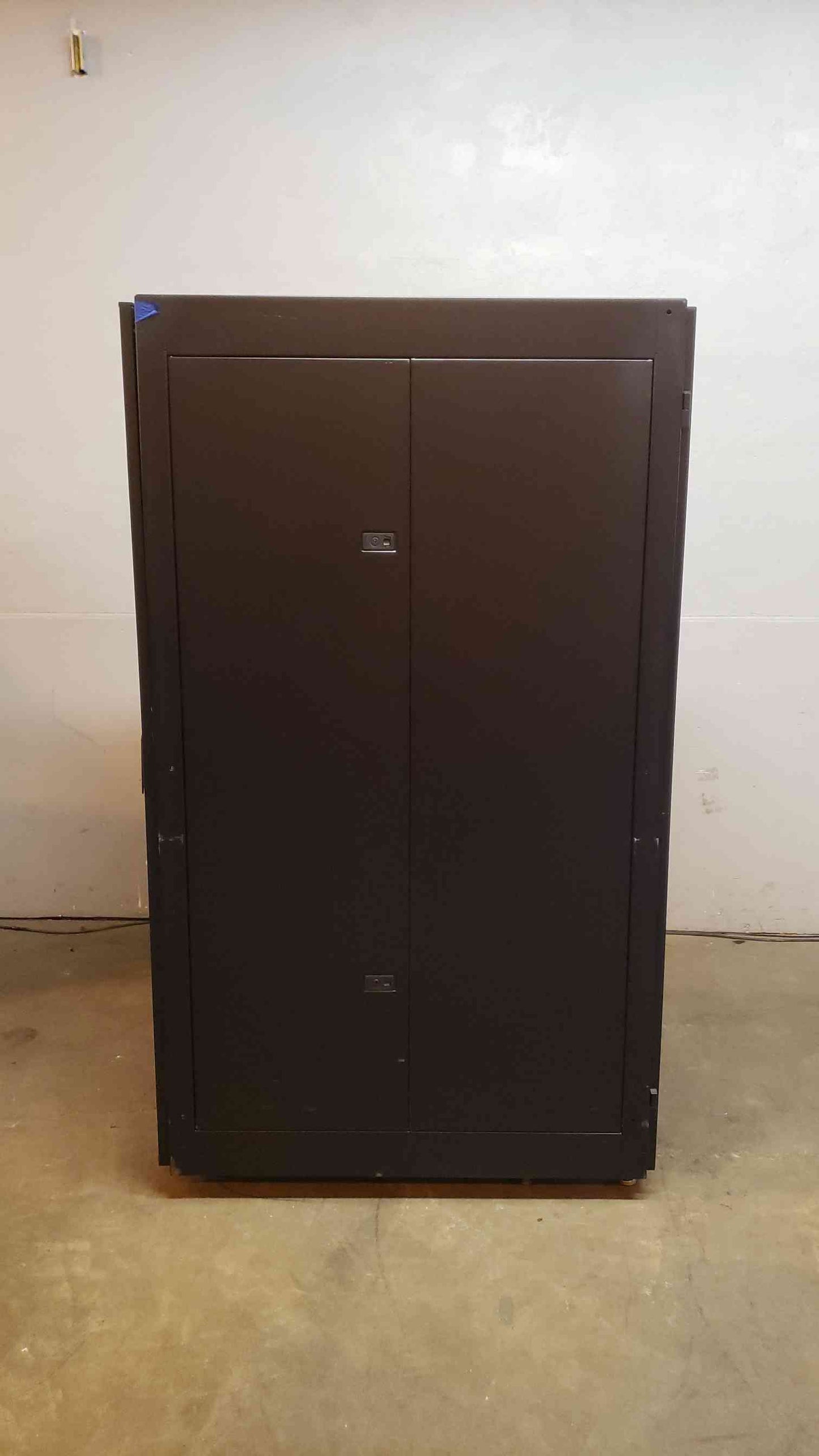 Legrand Fully Enclosed Server Rack LX423246(5608AA)