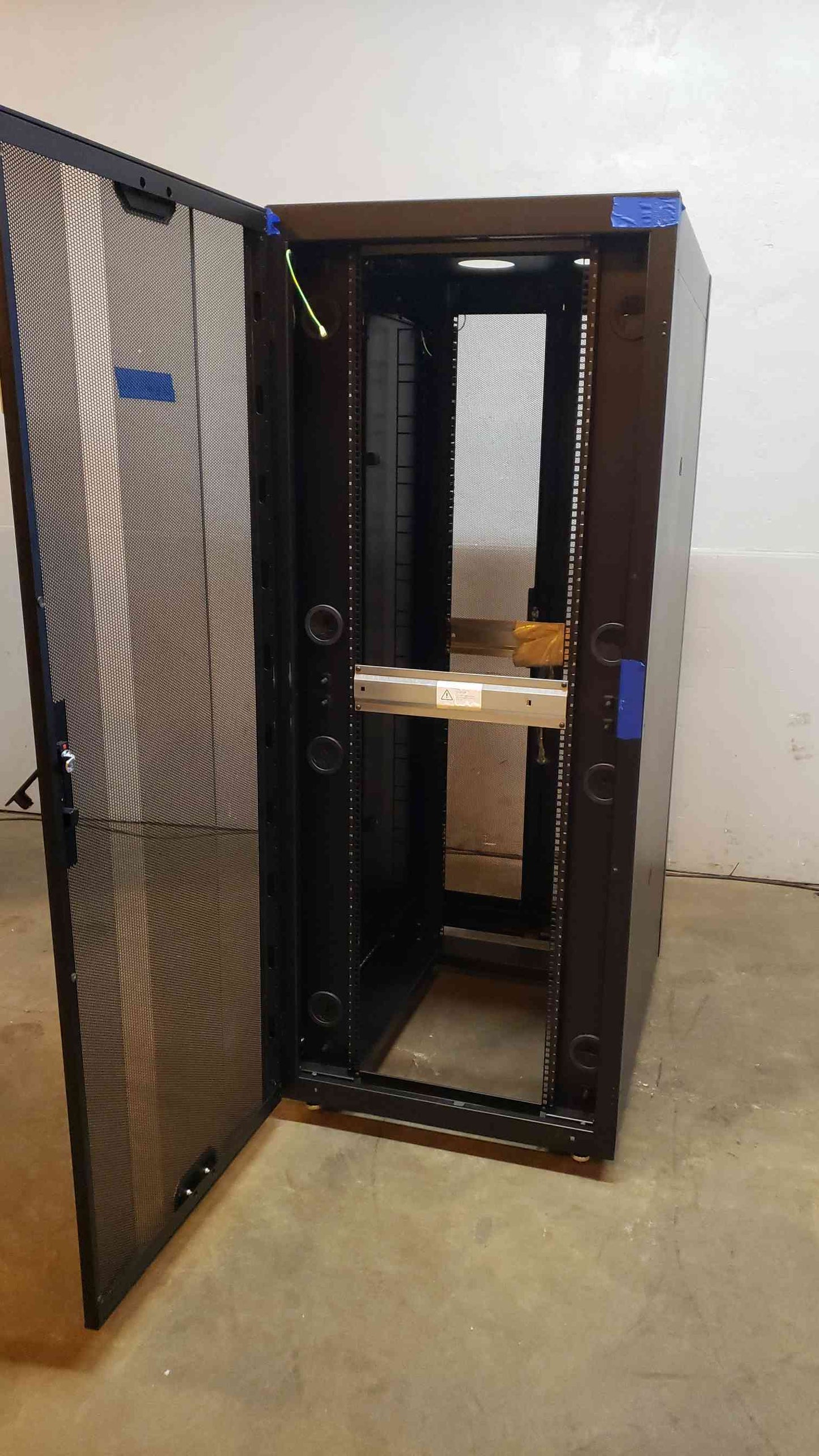 Legrand Fully Enclosed Server Rack LX423246(5608AA)