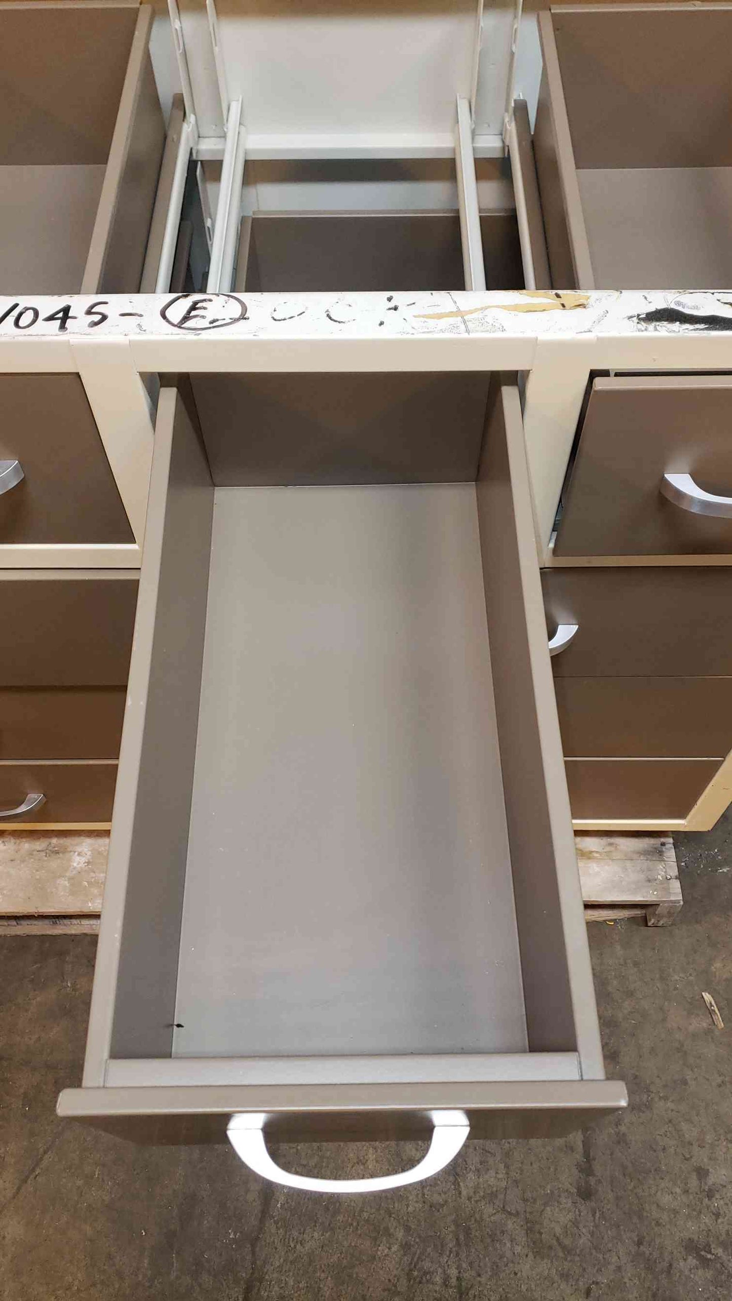 4' Duralab Drawer Casework (SKU: 13960AA)(13960AA)