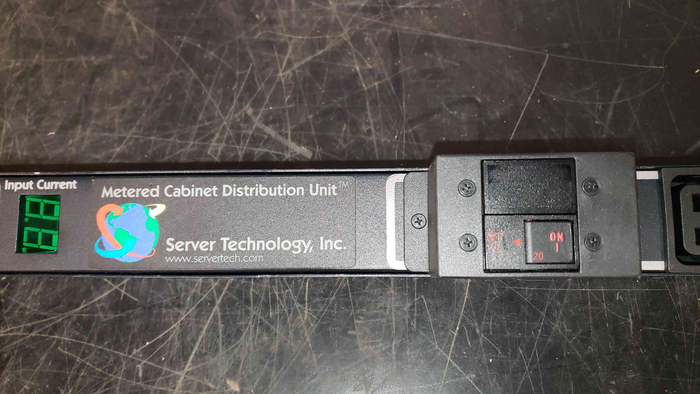 Server Technology 30 Plug In PDU Strip C30V2CD21D8 208240v (SKU: 13981AA)(13981AA)