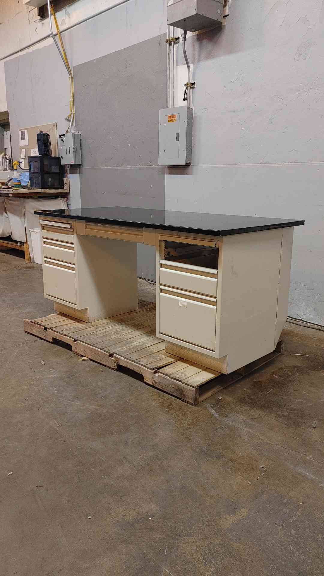 68" Kewaunee Contour Metal Casework Desk (SKU:101656)(101656)