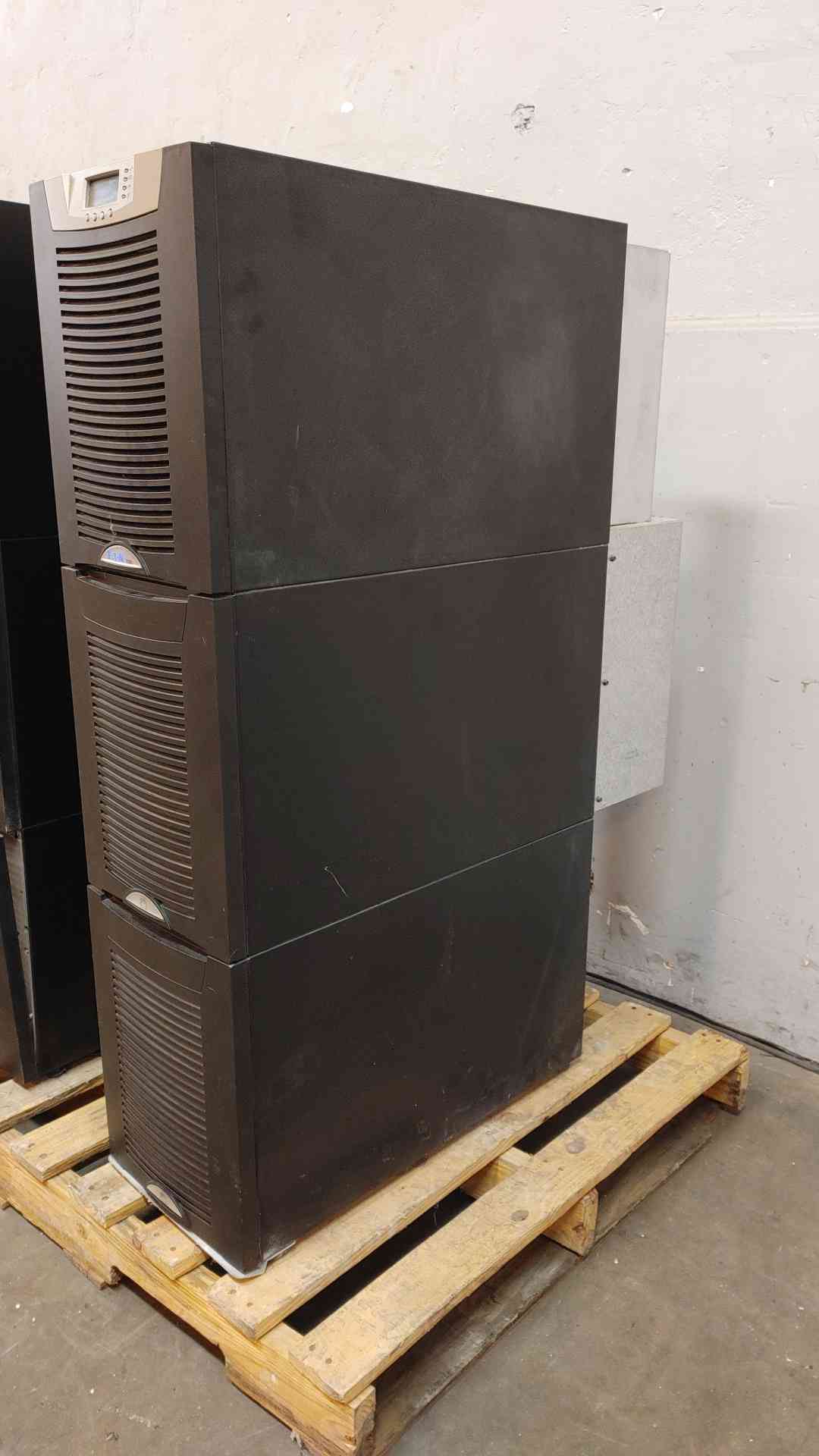 9355-15 Eaton UPS 208VAC 15KVA 3PH Model 15 3 Stack Tower(103700)